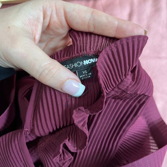 NEW Fashion Nova Adeline Ruffle Burgundy Red Bodysuit Size XS - Picture 3 of 7